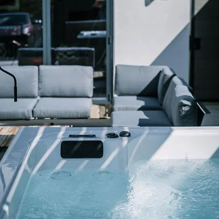 Bounty Boutique On The Lakes * Bowness-on-Windermere