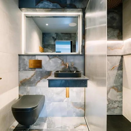 Bounty Boutique On The Lakes